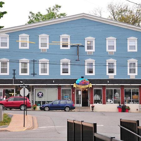 Smugglers Cove Inn Lunenburg Ngoại thất bức ảnh