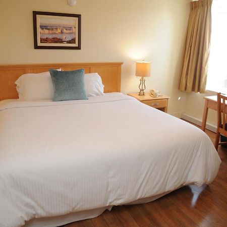 Smugglers Cove Inn Lunenburg Ngoại thất bức ảnh