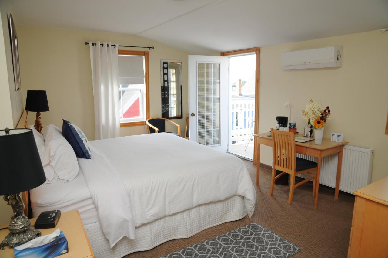 Smugglers Cove Inn Lunenburg Ngoại thất bức ảnh