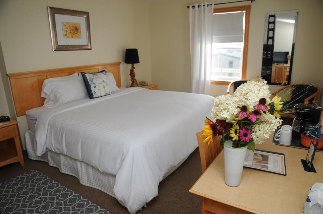 Smugglers Cove Inn Lunenburg Ngoại thất bức ảnh