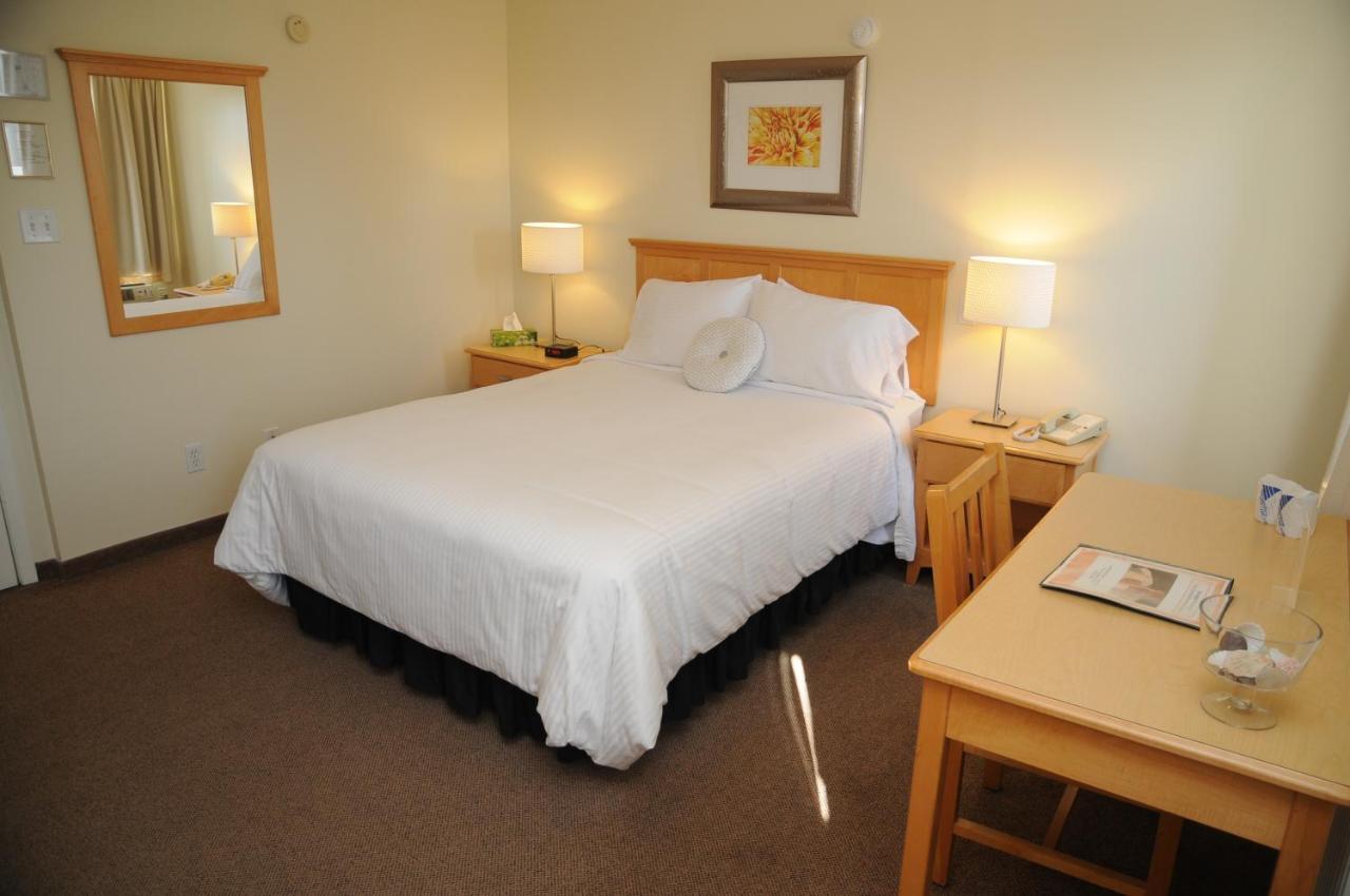 Smugglers Cove Inn Lunenburg Ngoại thất bức ảnh