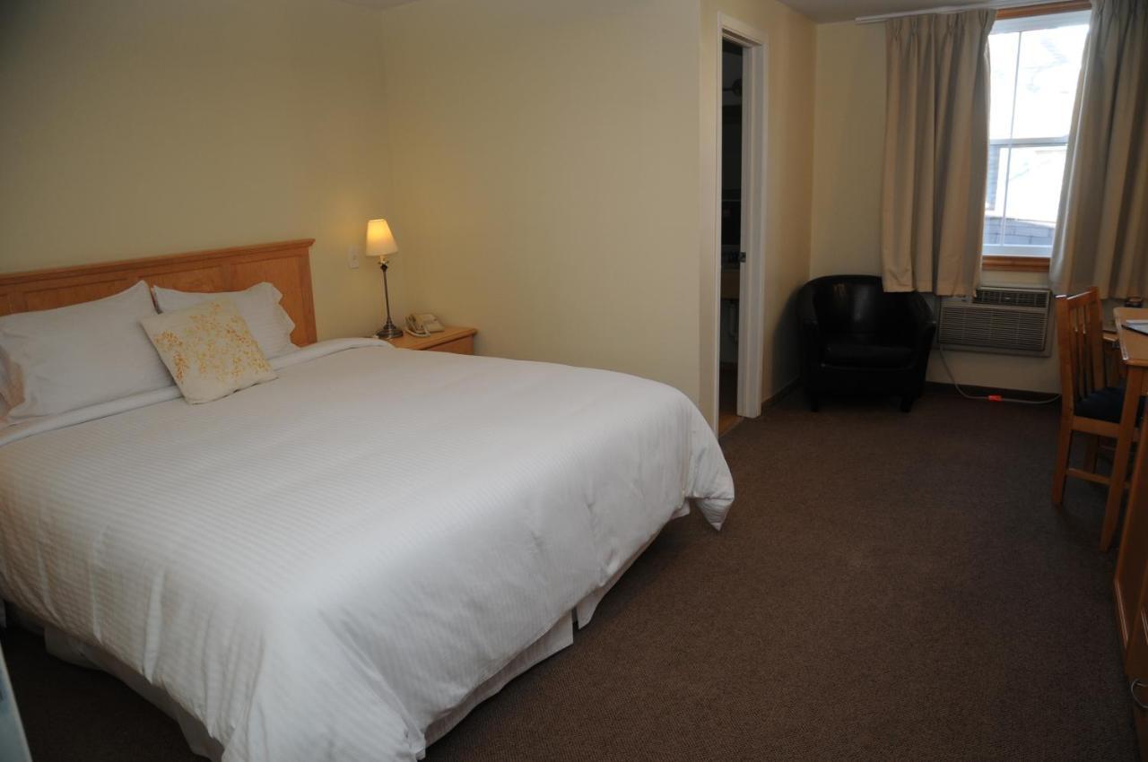 Smugglers Cove Inn Lunenburg Ngoại thất bức ảnh