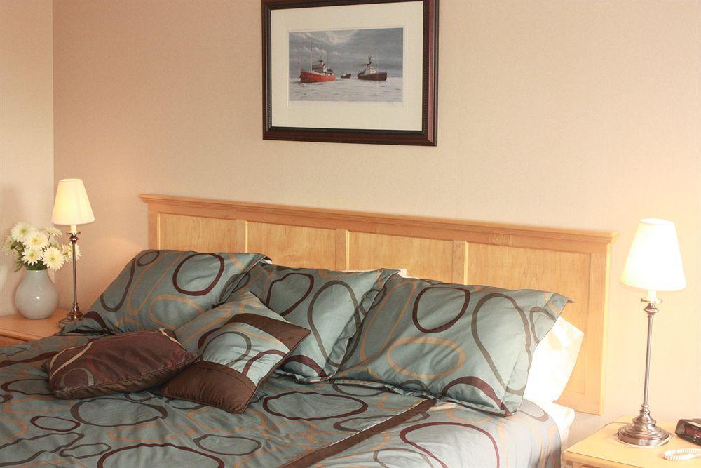 Smugglers Cove Inn Lunenburg Ngoại thất bức ảnh