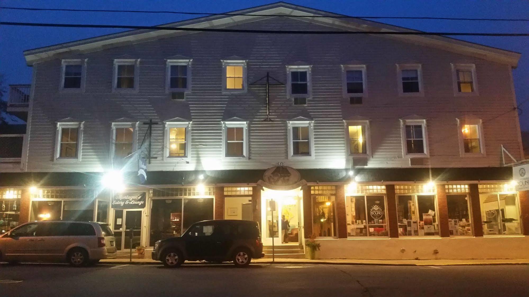 Smugglers Cove Inn Lunenburg Ngoại thất bức ảnh