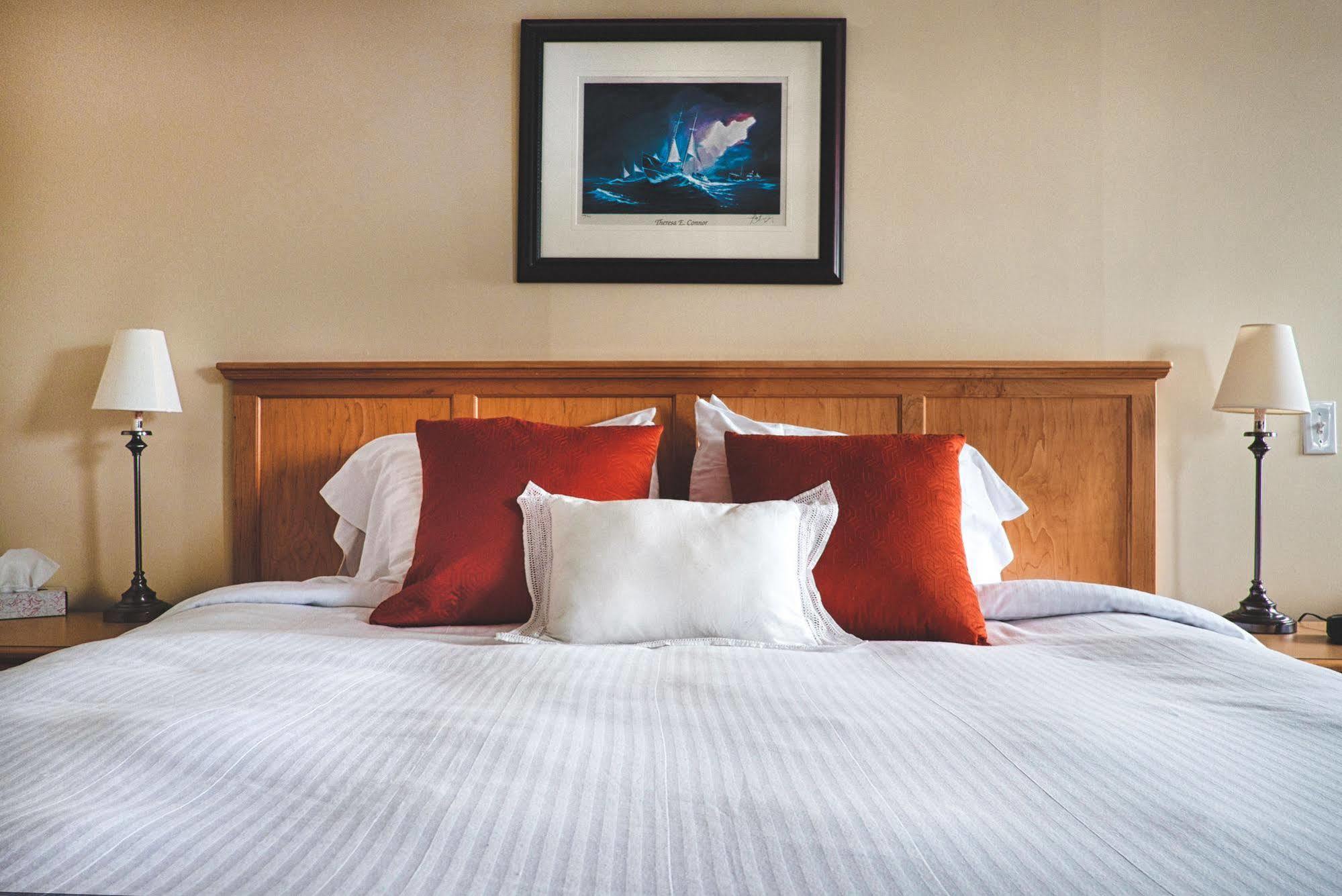 Smugglers Cove Inn Lunenburg Ngoại thất bức ảnh