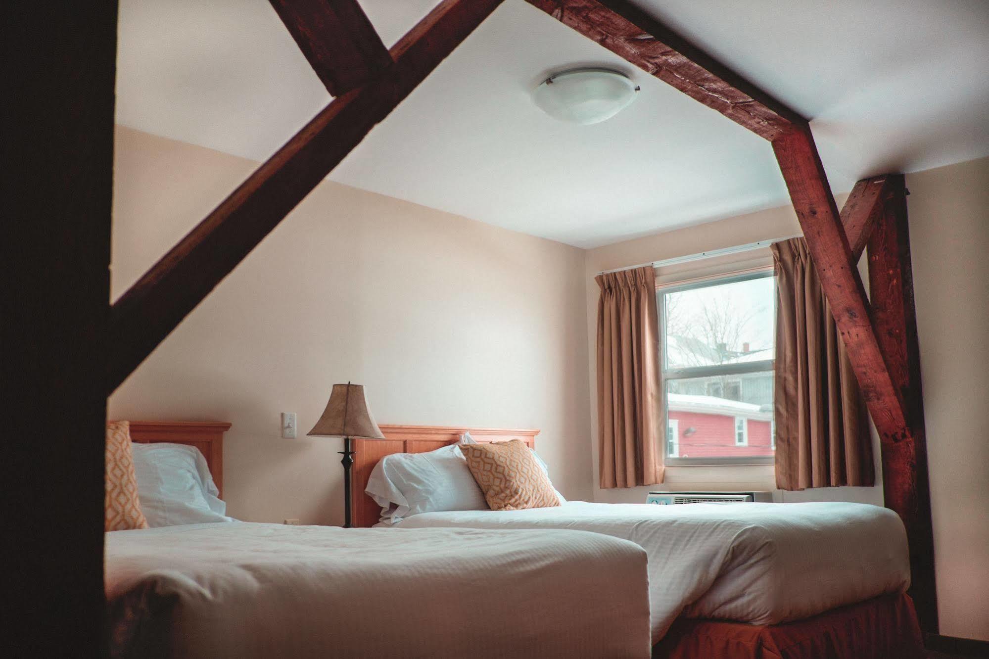 Smugglers Cove Inn Lunenburg Ngoại thất bức ảnh